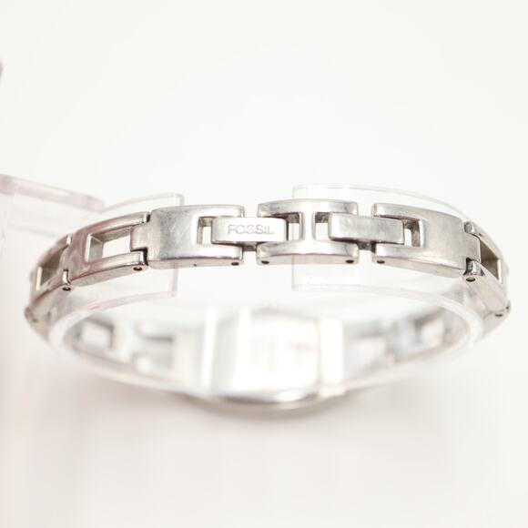 Fossil Womens Pink Barrel 18mm Dial Silver Tone Watch ES9860 with New Battery - Picture 12 of 15